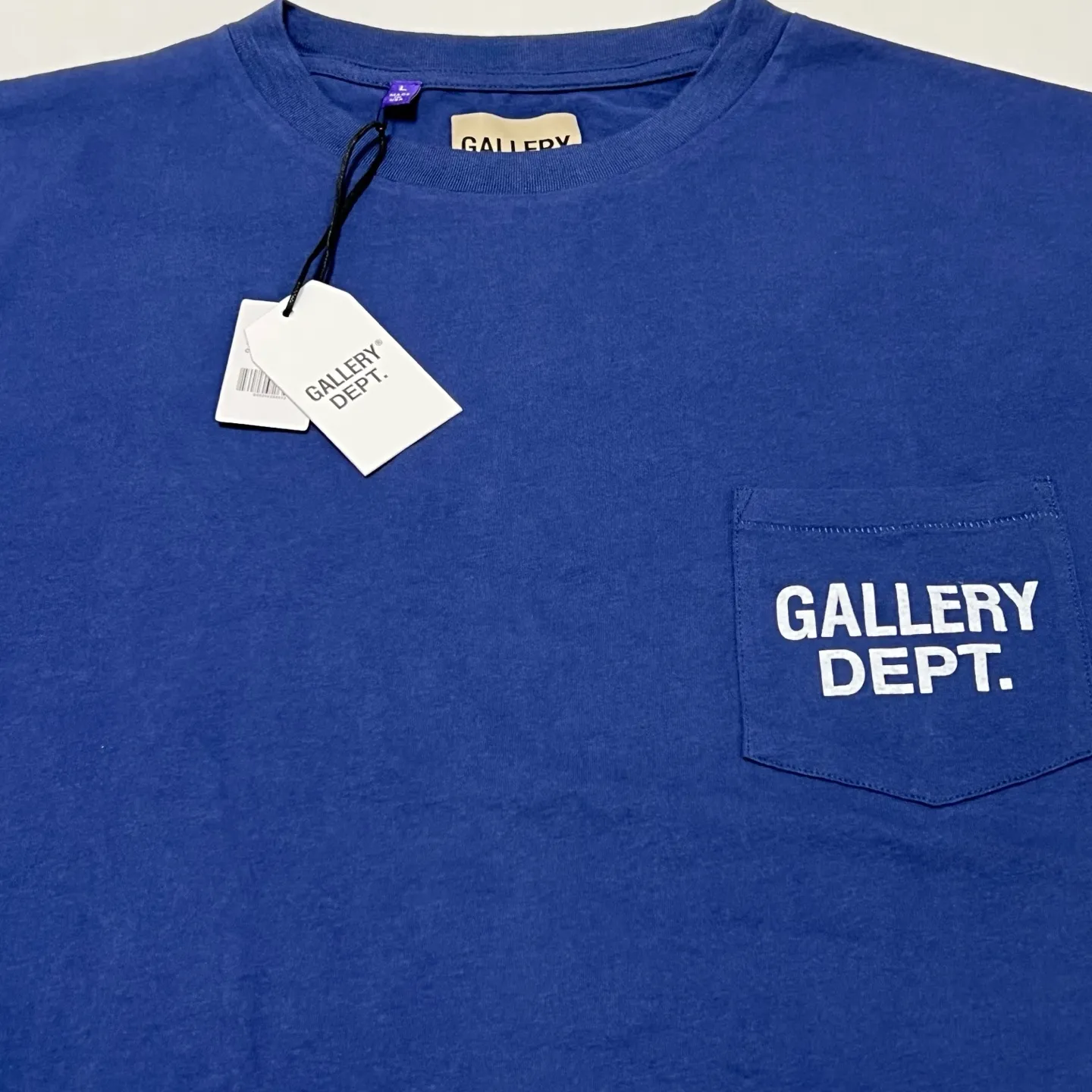 GALLERY DEPT. AUGI SLEEVELESS TEE/VINTAGE BLACK/NAVY/WHT English pocket sleeveless vest TEE Washed black/navy blue/white S-XL Same as the original version Super comfortable summer brushed lightweight material No sense of comfort on the upper body Loose and crisp fit Comfortable and breathable